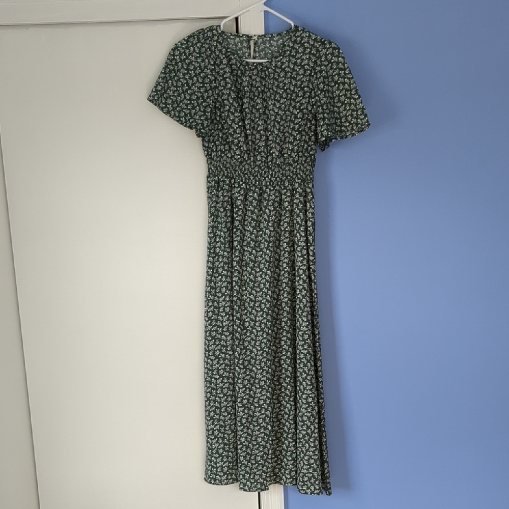 Green Floral Midi Dress - Elegant Everyday Style